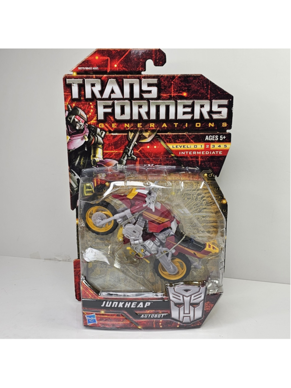 SEALED Transformers Generations Junkheap Deluxe Class Autobox Toy NEW